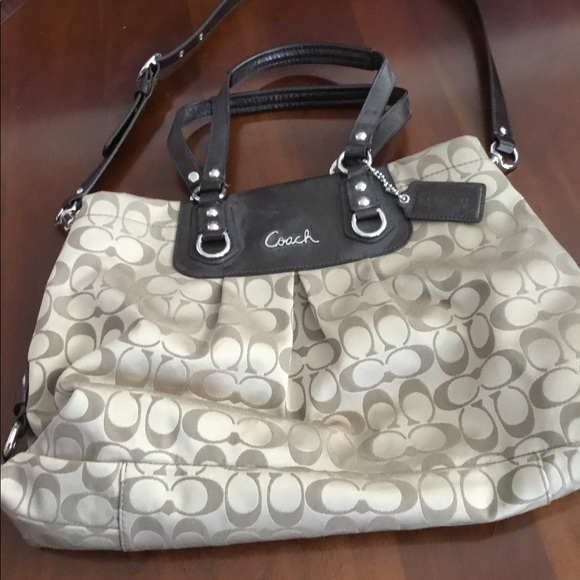 Coach Handbags - COACH PURSE